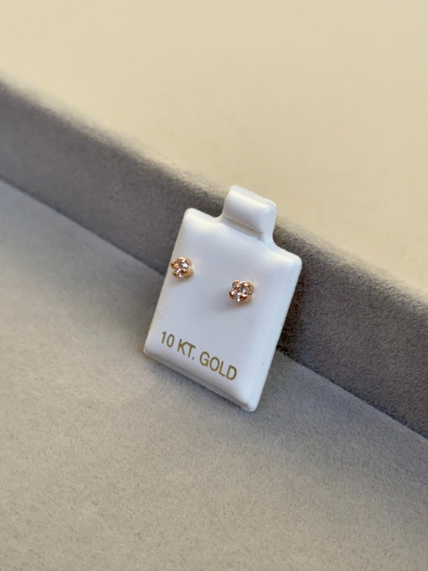 Aritos con Zirconias Oro 10K