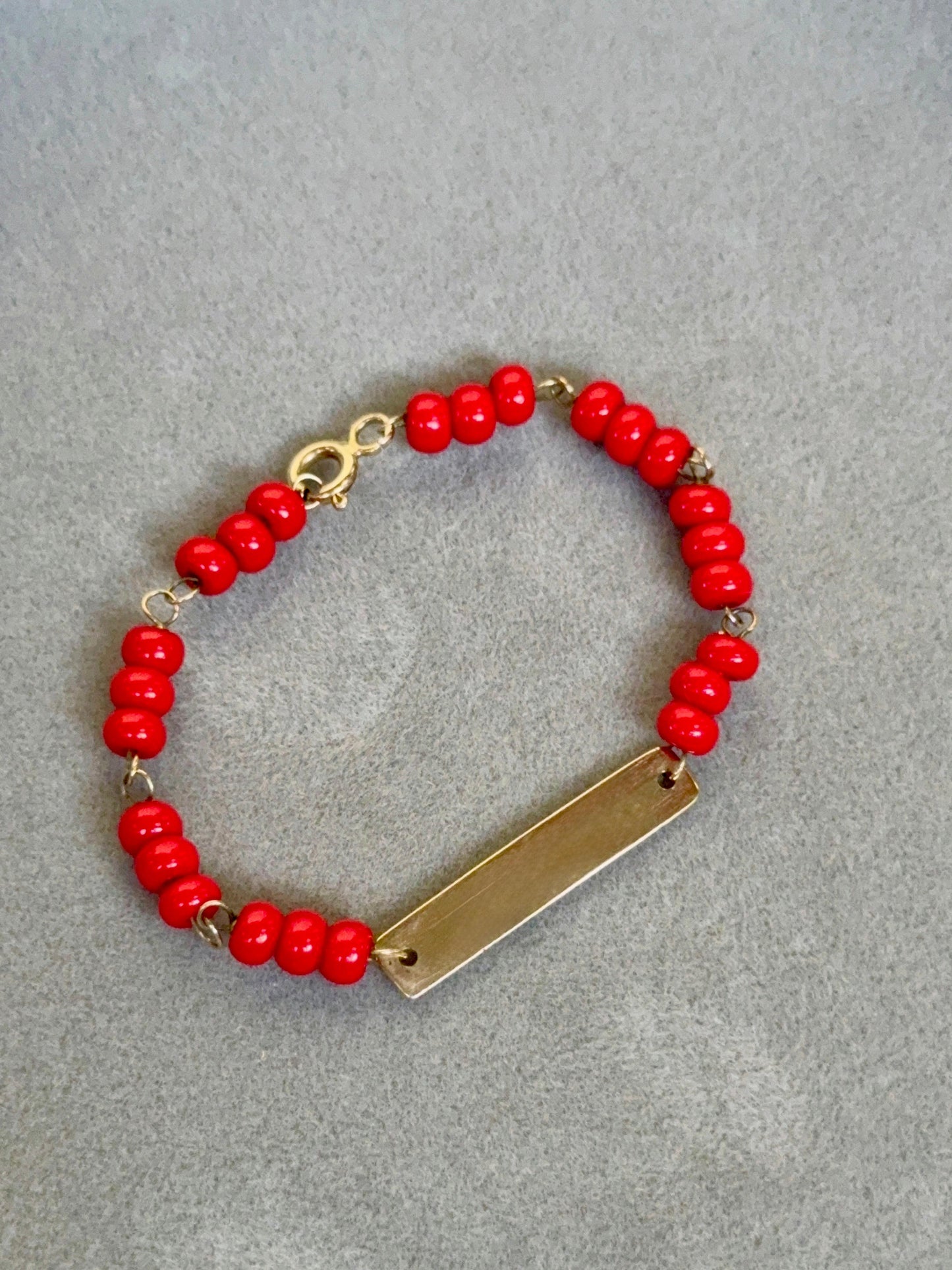 Coralito con Placa de Oro 10k