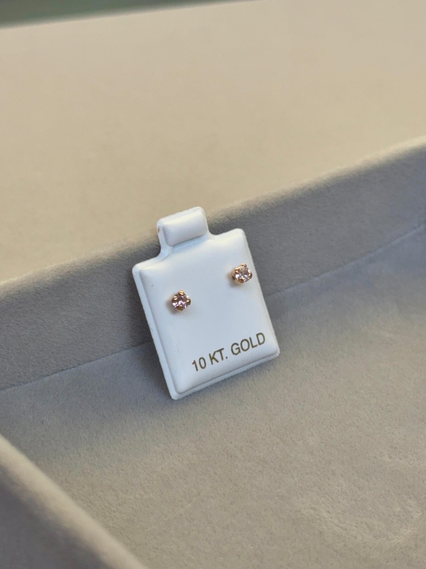 Aritos con Zirconias Oro 10K